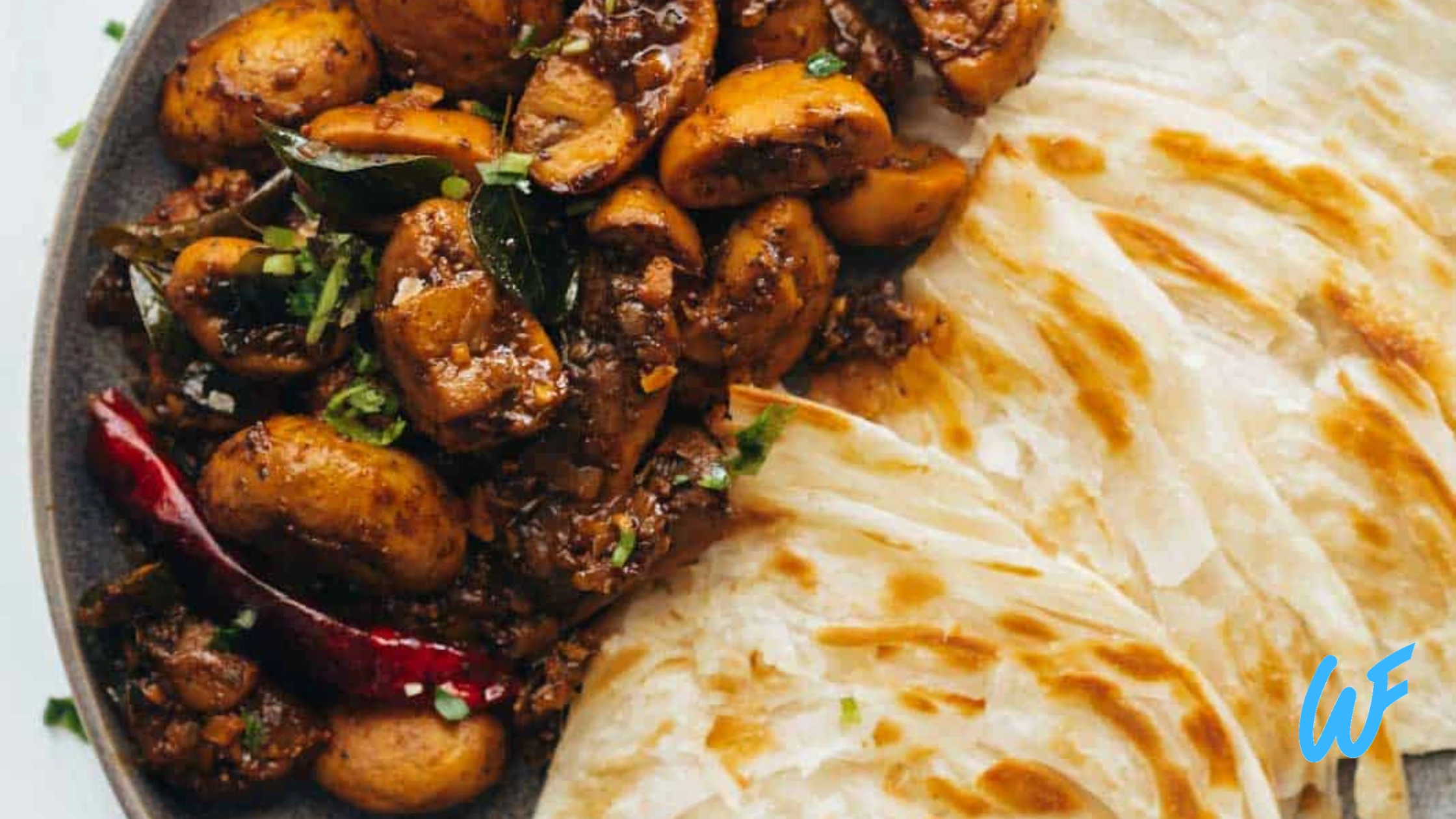 SPINACH AND MUSHROOM STIR FRY WITH BROWN RICE