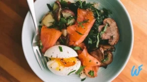 EGG AND SMOKED SALMON BREAKFAST BOWL RECIPE