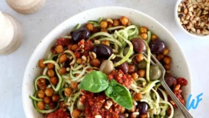 Read more about the article ZUCCHINI NOODLES WITH TOMATO SAUCE ANSD CHICKPEAS