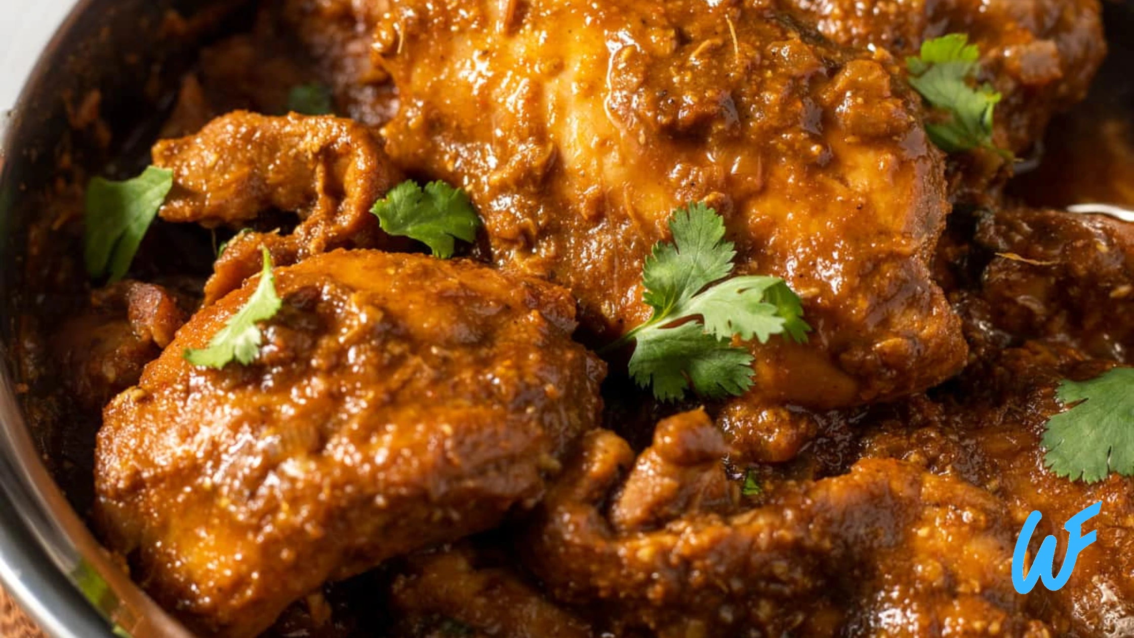 CHICKEN VINDALOO WITH CUCUMBER RAITA RECIPE