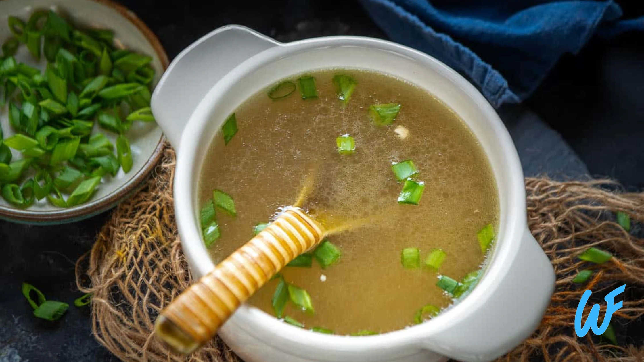 CHICKEN CLEAR SOUP WITH STEAMED VEGETABLES