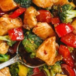 CHICKEN STIR-FRY WITH BROCCOLI AND BELL PEPPERS