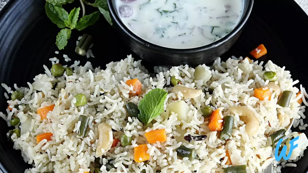 Read more about the article VEGETABLE PULAO WITH CUCUMBER RAITA