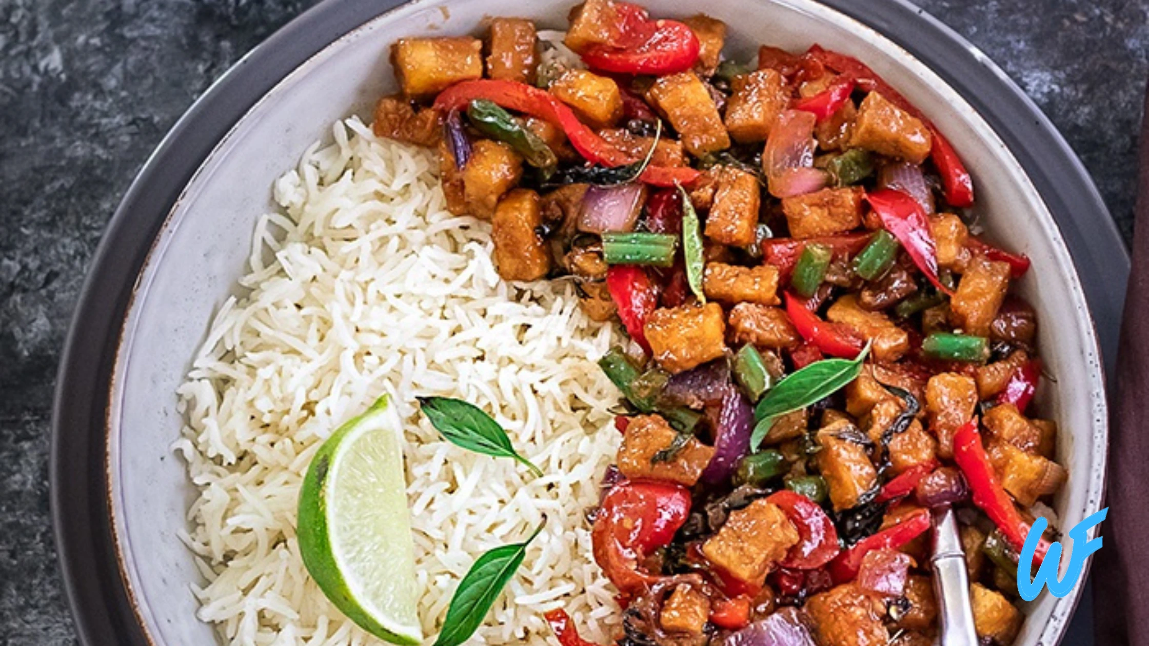 TOFU AND VEGETABLE STIR FRY WITH BROWN RICE