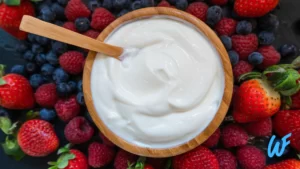 Read more about the article Greek yogurt with turkey slices and berries