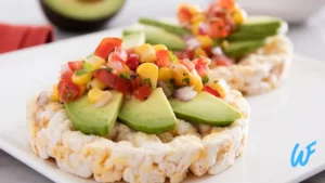 Read more about the article Rice Cake with Avocado and Radish Slices