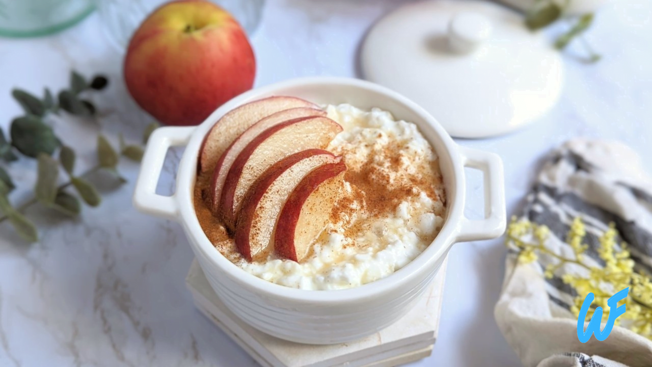 Cottage Cheese with Sliced Peaches