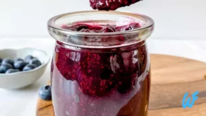 Read more about the article Blueberry Chia Jam on Rice Cakes