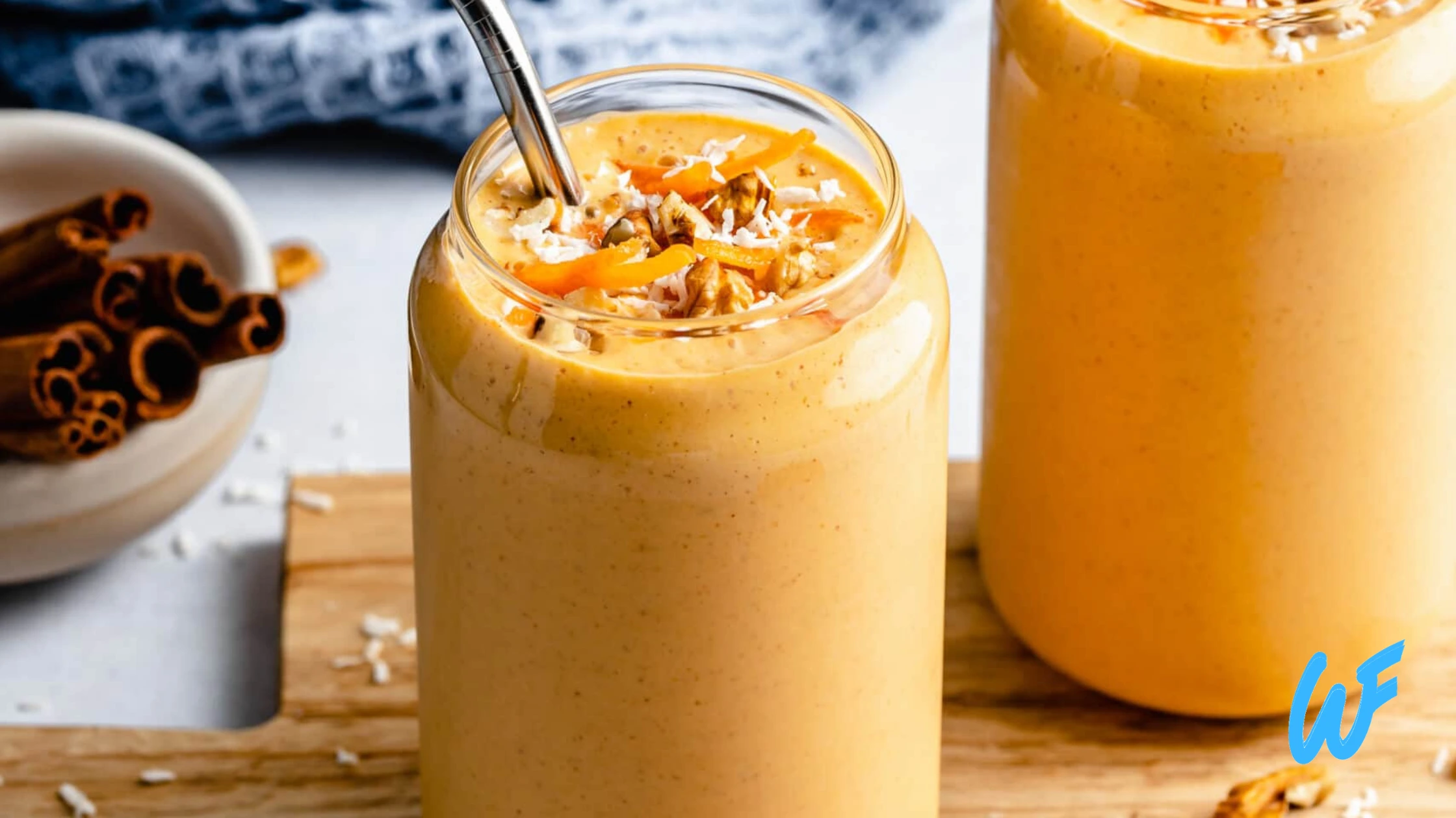 Carrot Cake Smoothie with Greek Yogurt