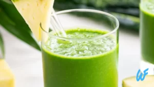Read more about the article Vegan Green Smoothie with Kale and Pineapple