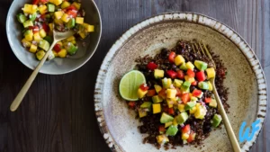 Read more about the article Quinoa and Black Bean Bowl with Avocado