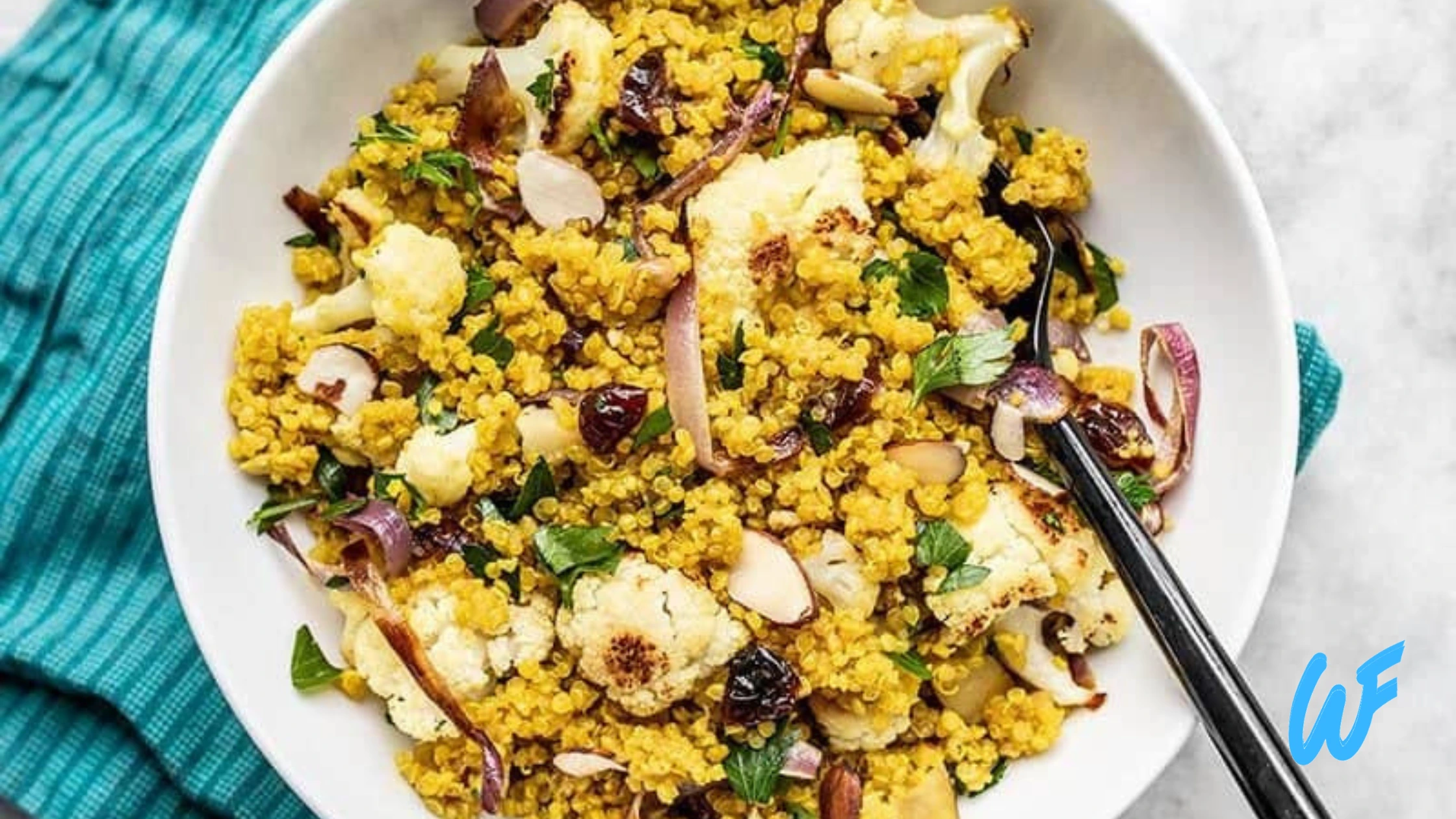 You are currently viewing Quinoa and Roasted Cauliflower Bowl