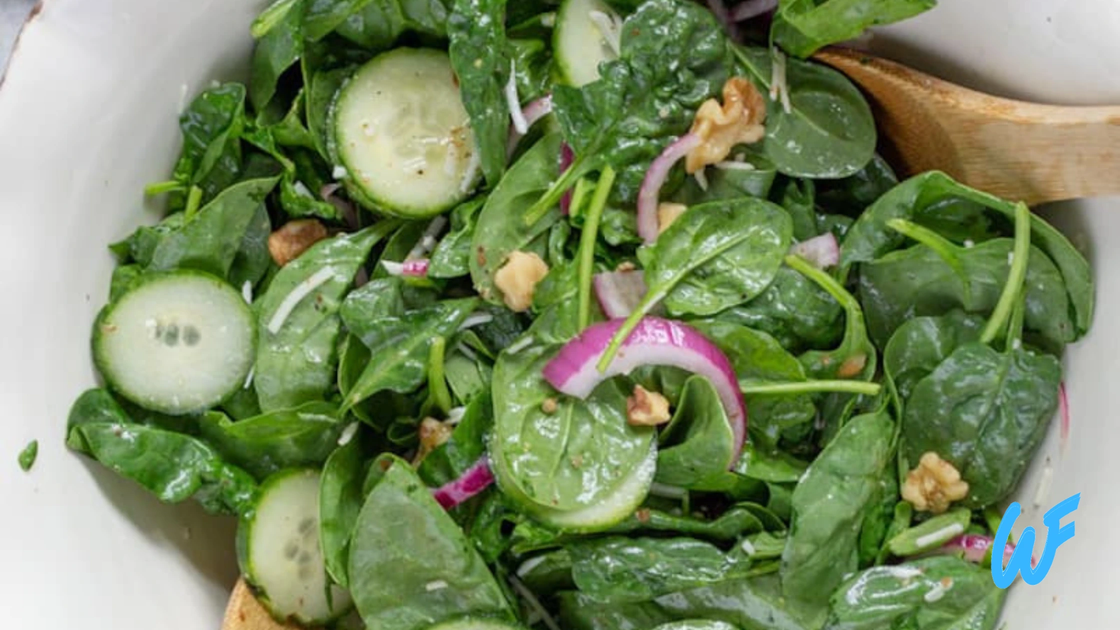 Spinach and Paneer Salad with Lemon Vinaigrette