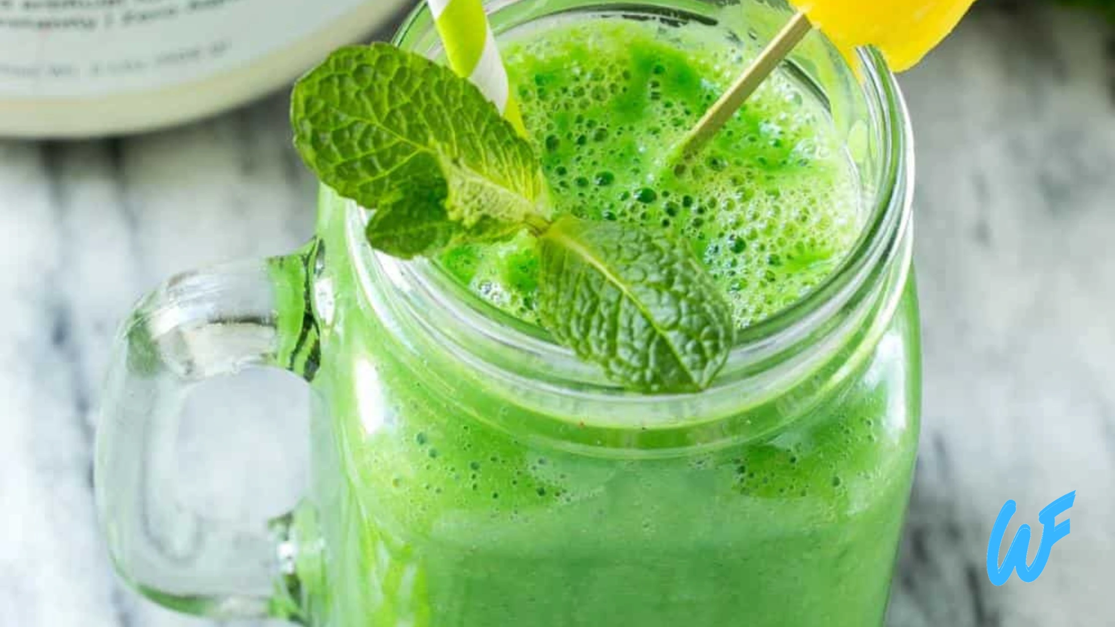 Green Smoothie with Kale Pineapple and Coconut Water