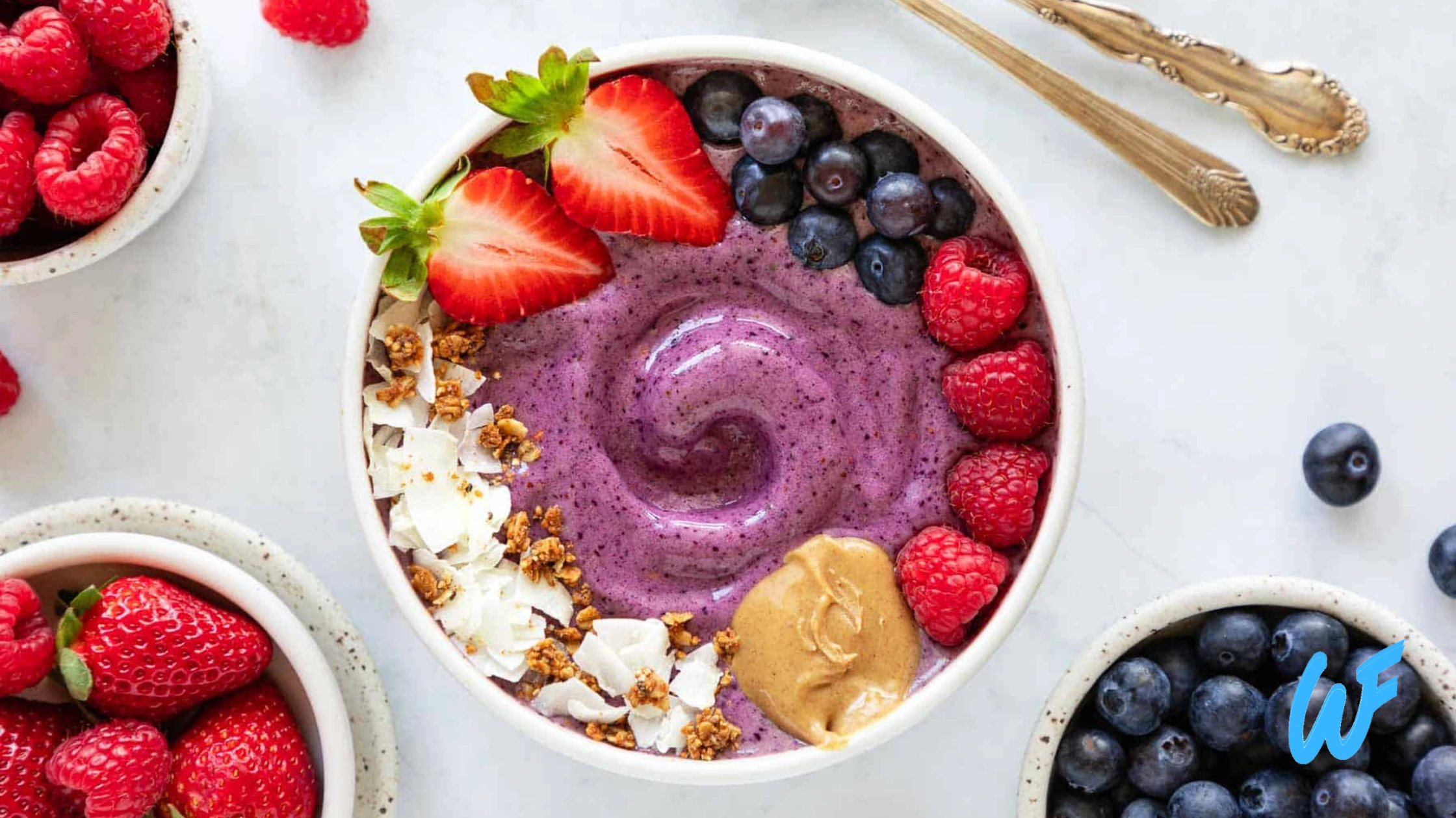 Mixed Berry Smoothie Bowl