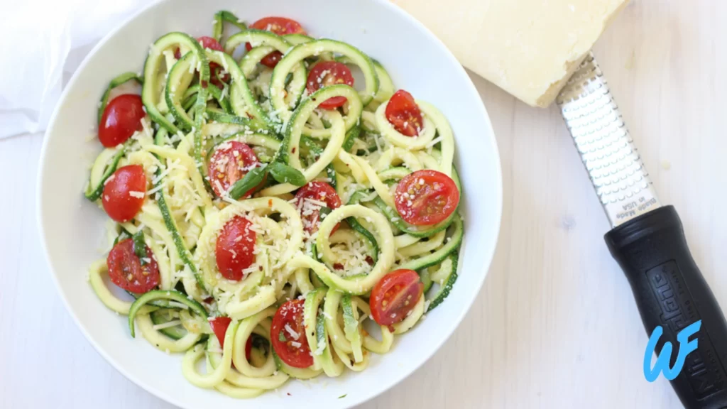 Zucchini Noodles with Tomato and Basil Sauce