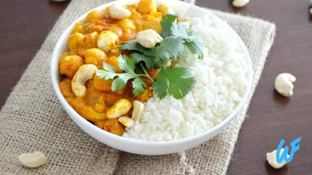Read more about the article Chickpea Curry with Cauliflower Rice