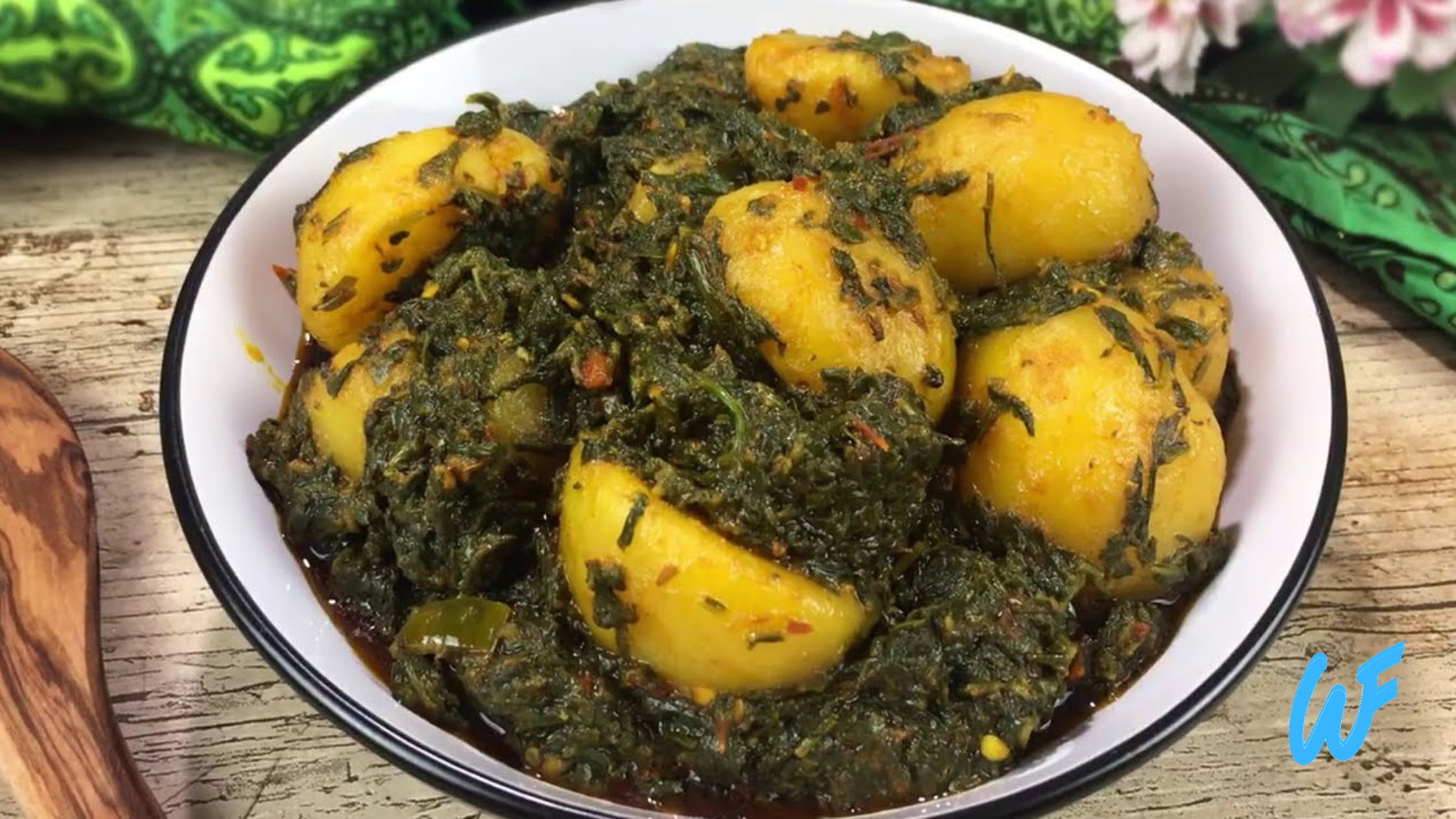 Vegan Saag Aloo Spinach and Potato Curry