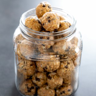 Read more about the article Gluten Free Protein Balls | No Bake Peanut Butter Energy Bites By Willfits